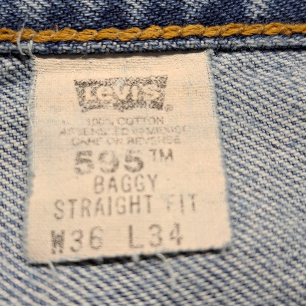 Levi's Dry Goods Jeans Mens 36x31 Blue Fair Distressed Straight Leg Denim - Picture 4 of 16
